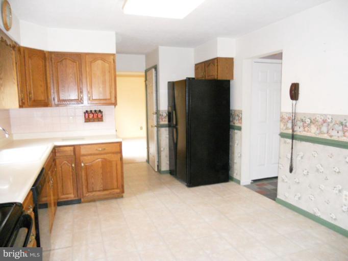 4632 Lower Beckleysville Road Hampstead, MD 21074 - Photo 18 of 27 Kitchen