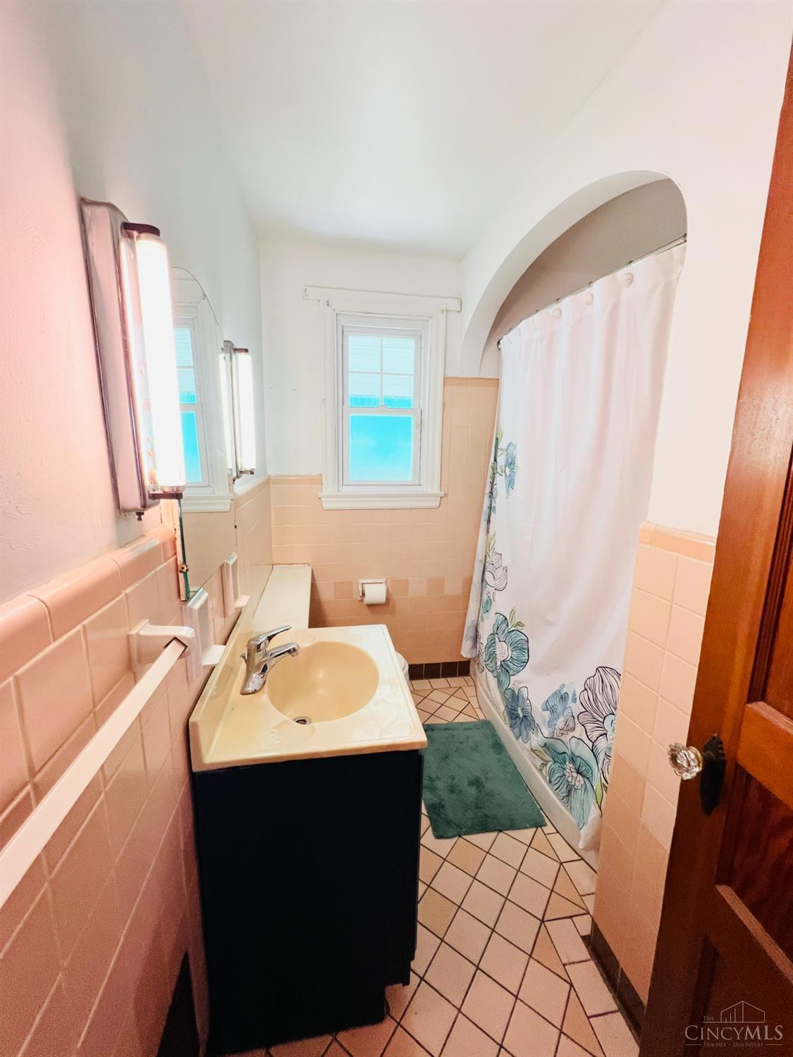 7905 Plainfield Road Cincinnati, OH 45236 - Photo 16 of 32