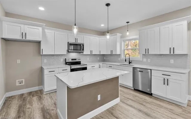 $459,000 | 6716 Planters Drive, High Point, NC 27265