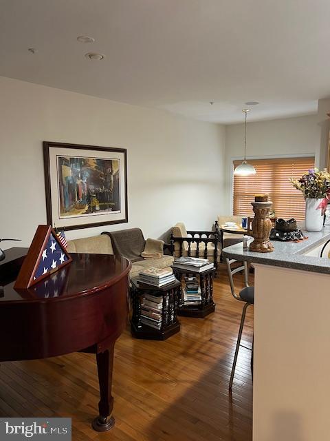 10236 Brighton Ridge Way, Unit 106 Columbia, MD 21044 - Photo 8 of 38 living room / kitchen