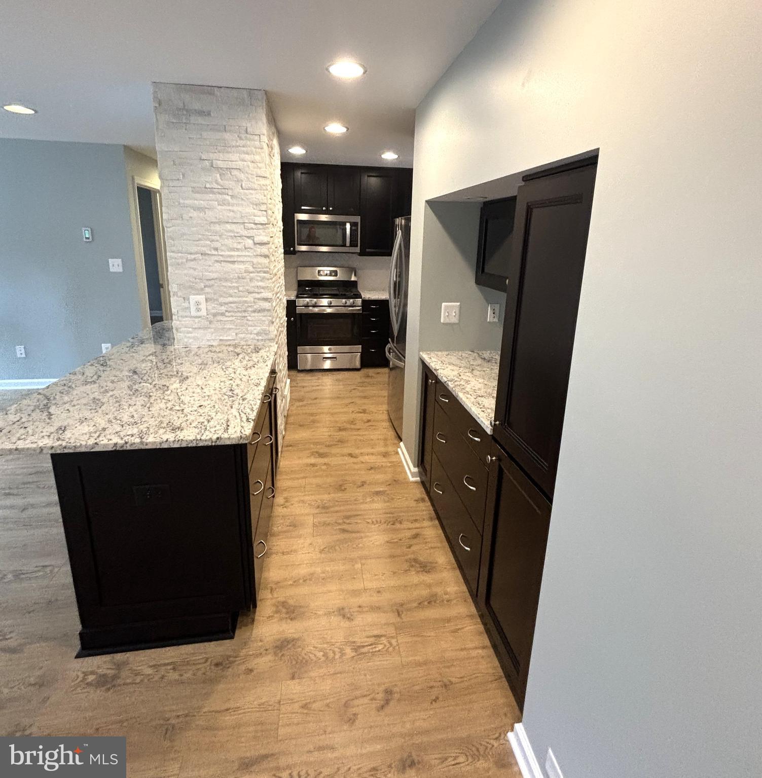 3512 Gunston Road Alexandria, VA 22302 - Photo 8 of 29 a bathroom with a sink and a shower