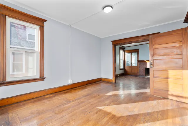 a view of livingroom with furniture