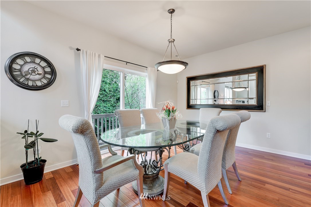 692 Ilwaco Place Northeast Renton, WA 98059 - Photo 11 of 25 Gallery Image 11