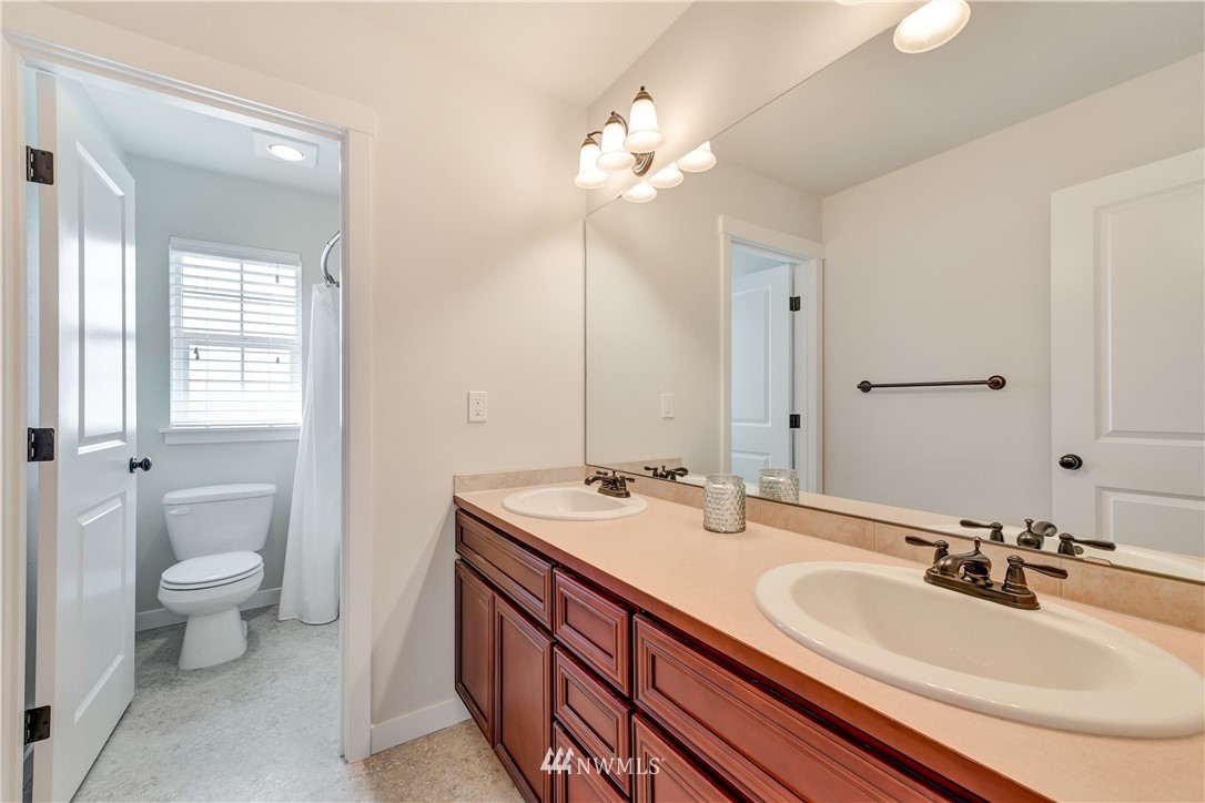 692 Ilwaco Place Northeast Renton, WA 98059 - Photo 19 of 25 Gallery Image 19