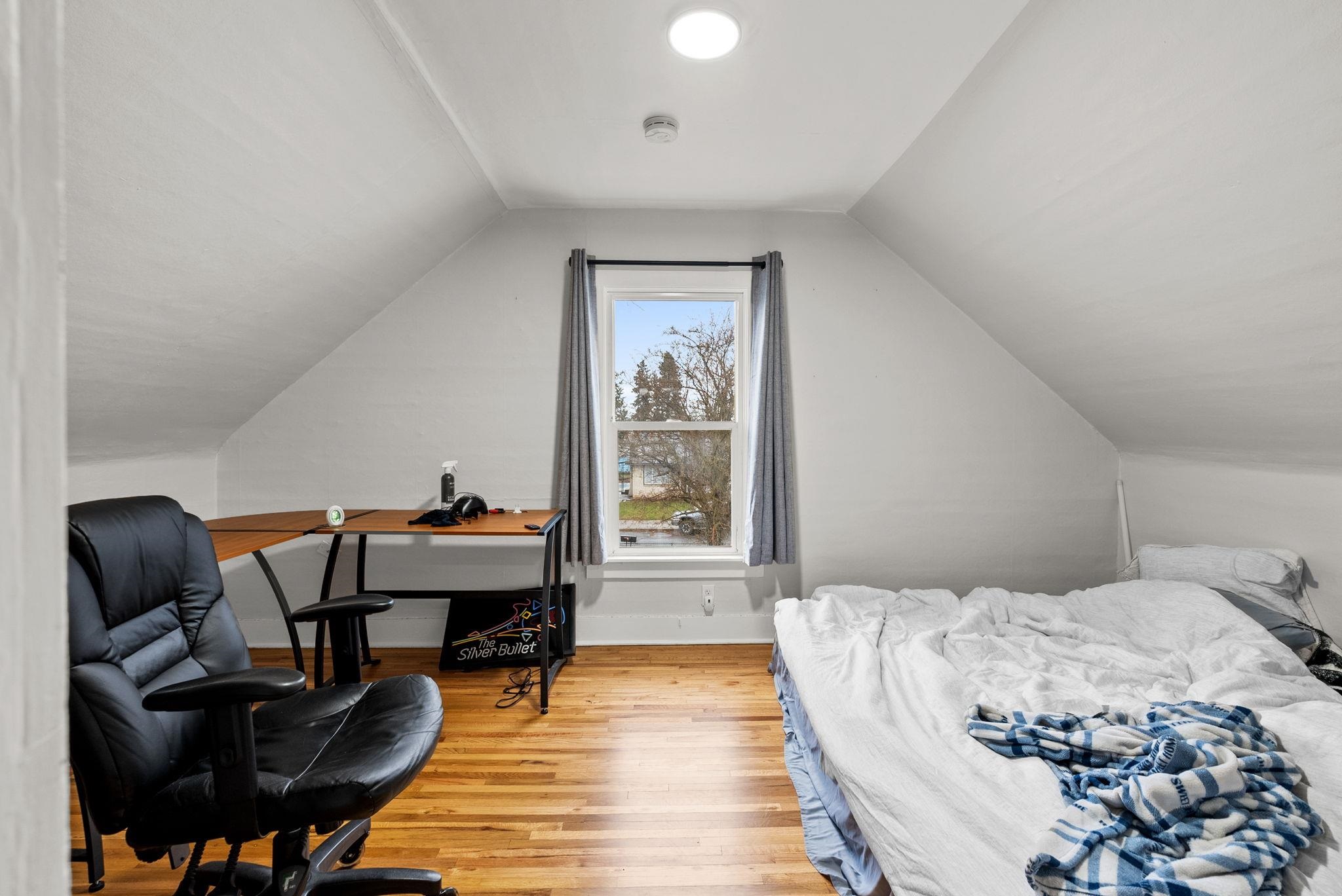 824 East Crown Avenue Spokane, WA 99207 - Photo 17 of 25