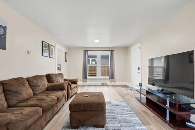 $324,000 | 824 East Crown Avenue, Spokane, WA 99207