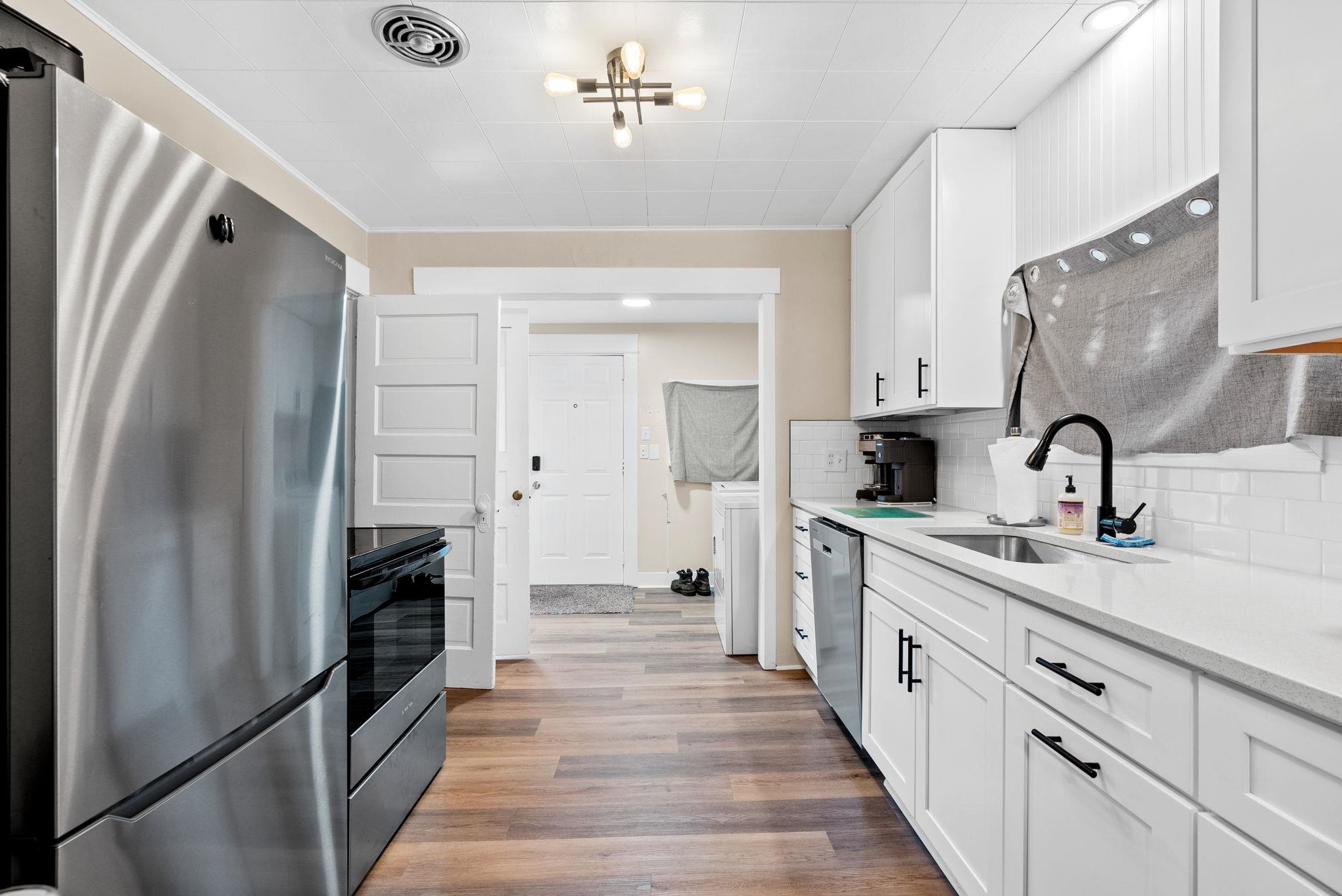 824 East Crown Avenue Spokane, WA 99207 - Photo 9 of 25