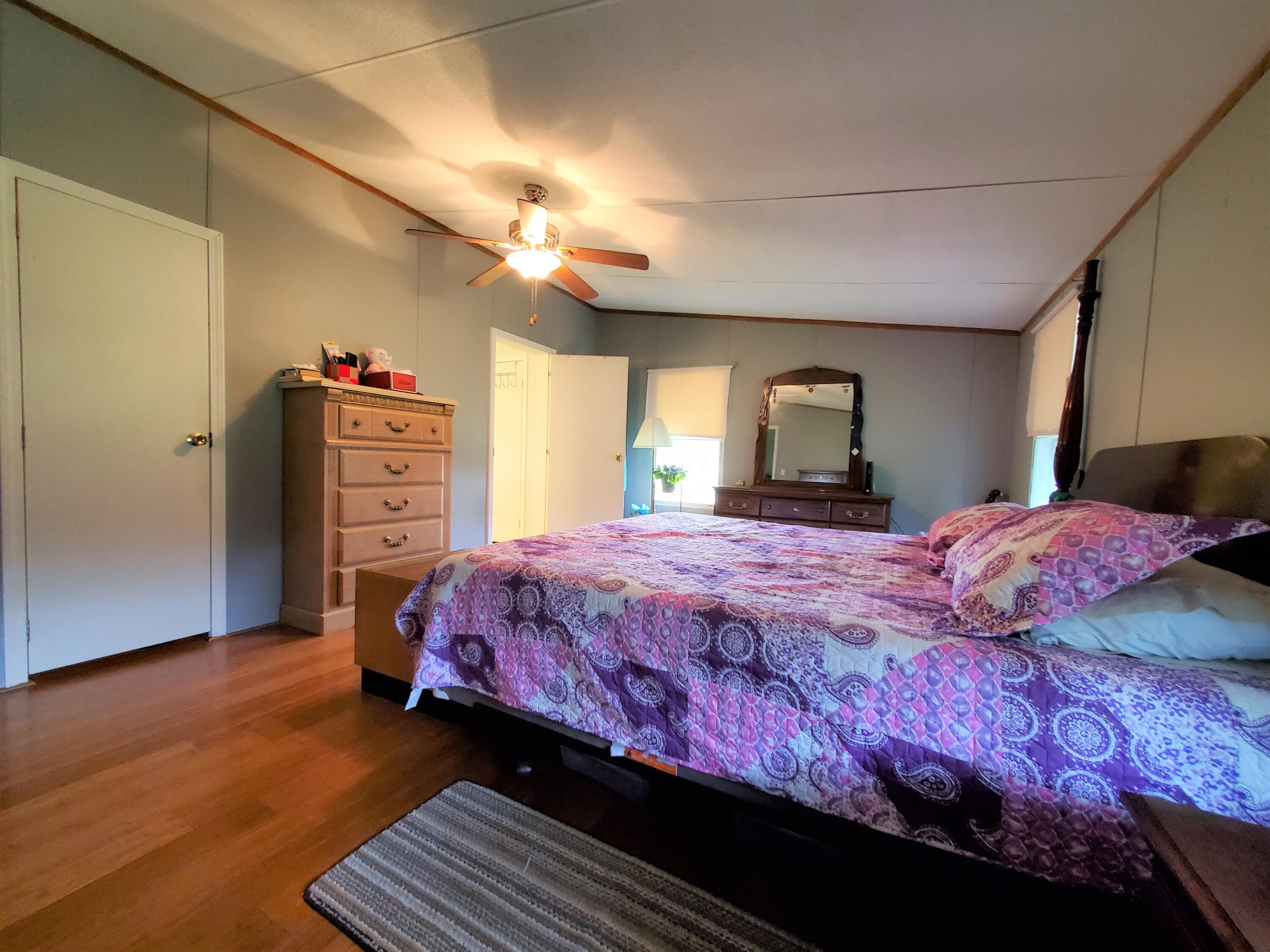 9987 Bloomville Road Manning, SC 29102 - Photo 23 of 31 OWNERS BEDROOM