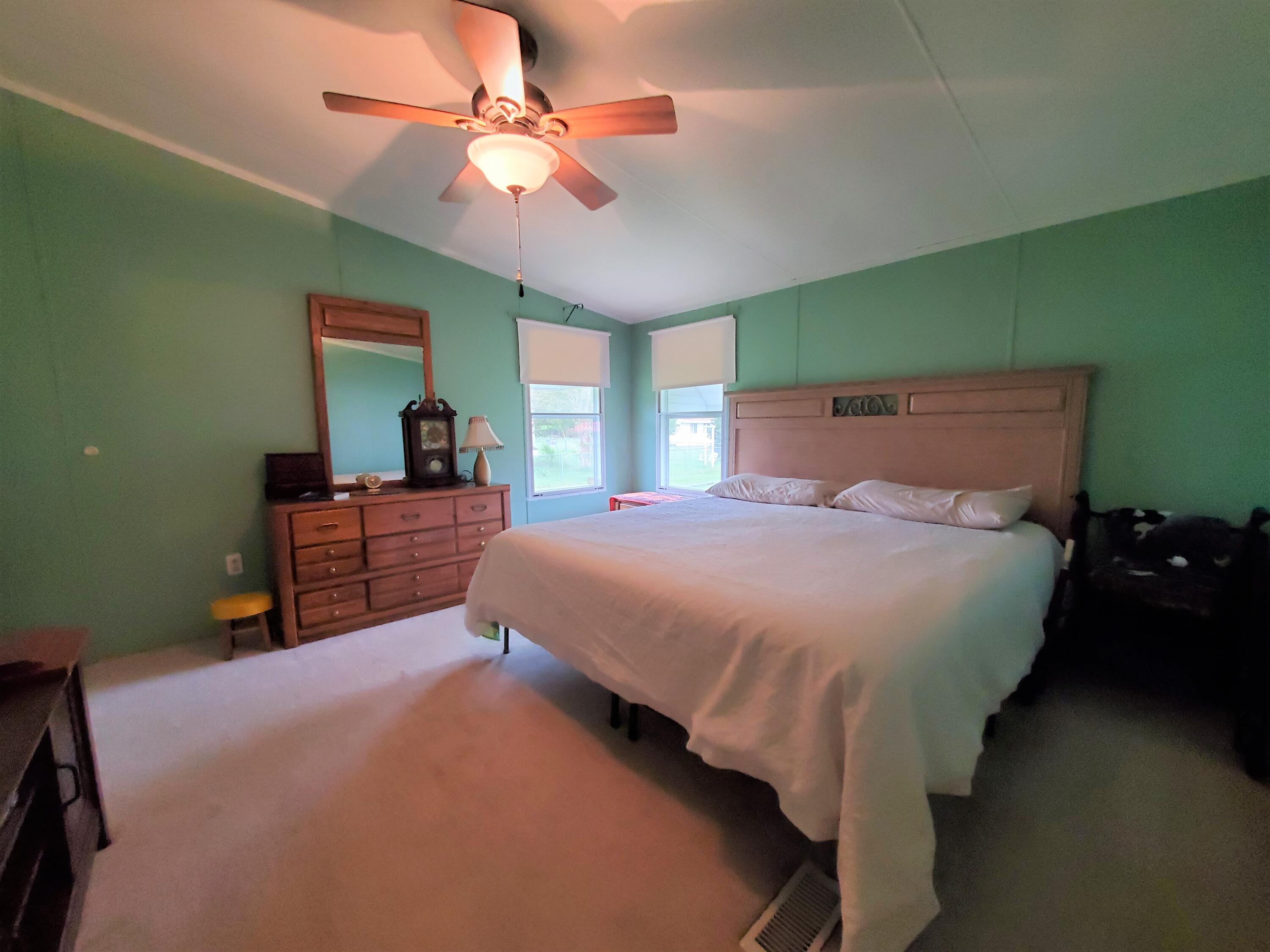 9987 Bloomville Road Manning, SC 29102 - Photo 28 of 31 GUEST BEDROOM