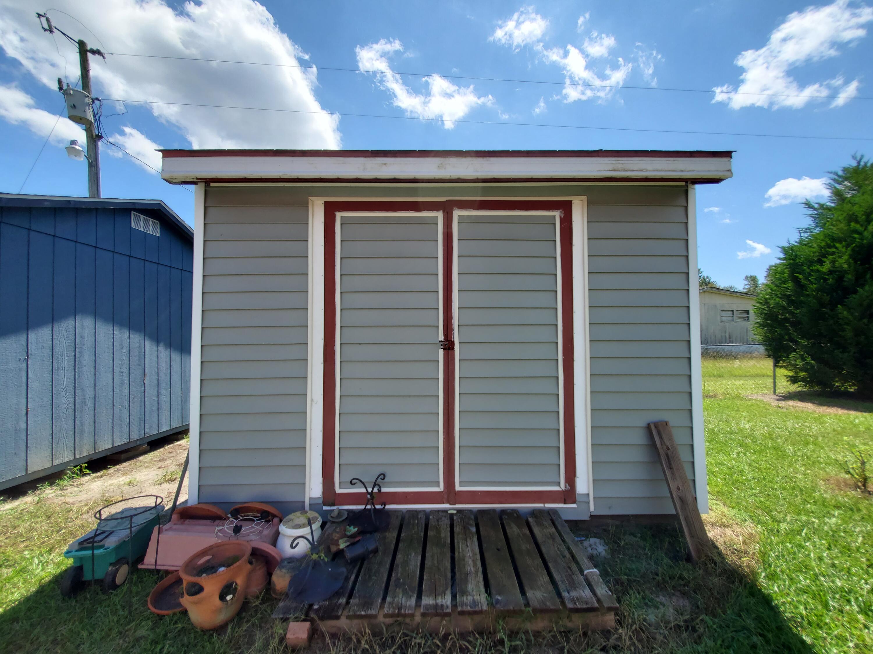 9987 Bloomville Road Manning, SC 29102 - Photo 8 of 31 STORAGE SHED