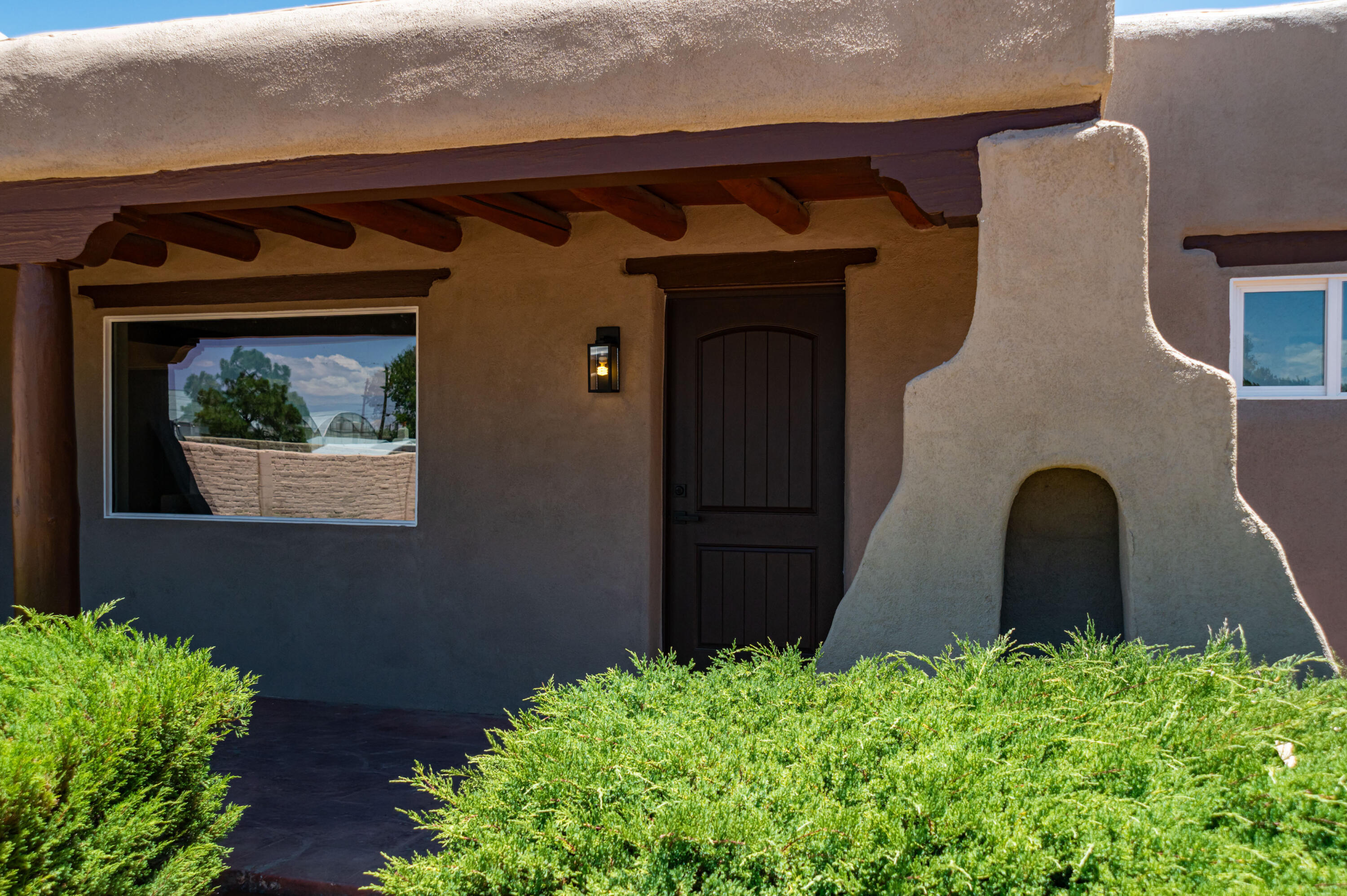 100 Tyler Road Northwest Albuquerque, NM 87107 - Photo 3 of 21 Gallery Image 3