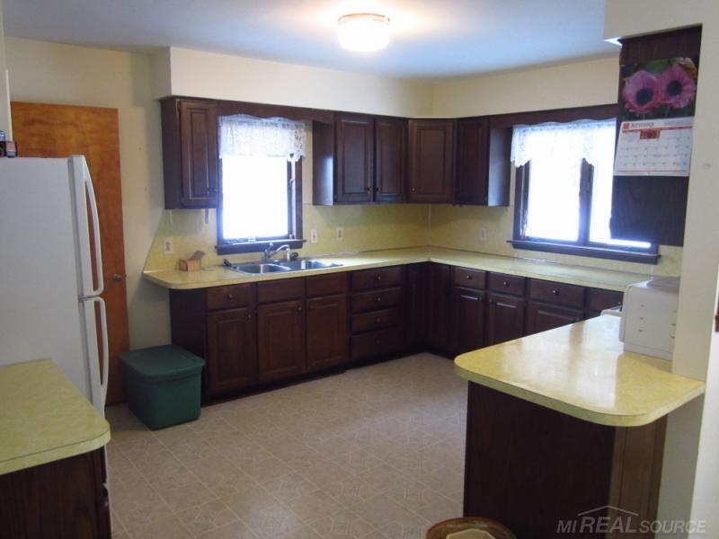 3606 Lakeshore Road Lexington, MI 48450 - Photo 3 of 16 Gallery Image 3