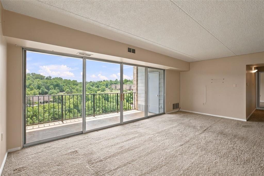 2160 Greentree Road, Unit 807W Pittsburgh, PA 15220 - Photo 6 of 30