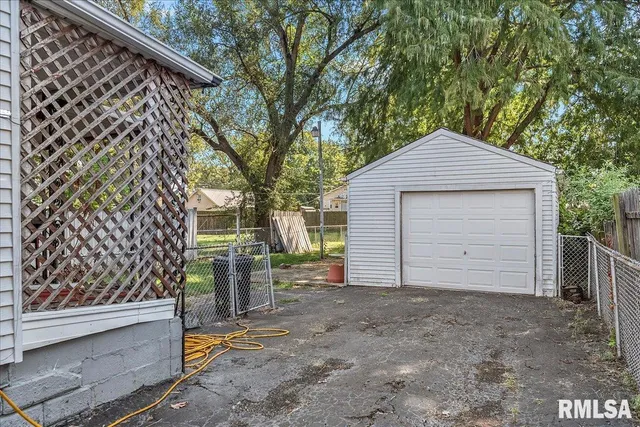 $81,900 | 2028 North Peoria Road, Springfield, IL 62702