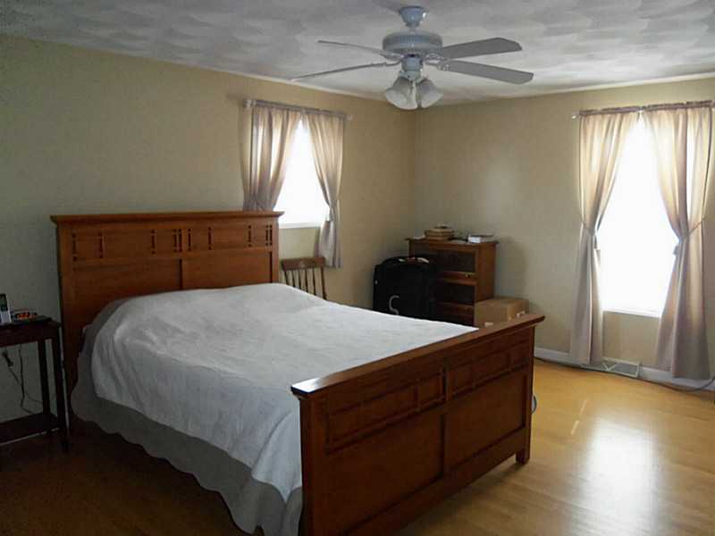 5 Rosemount Lane Westerly, RI 02891 - Photo 22 of 25 1st Floor Plan. Master Bedroom with walk in closet.