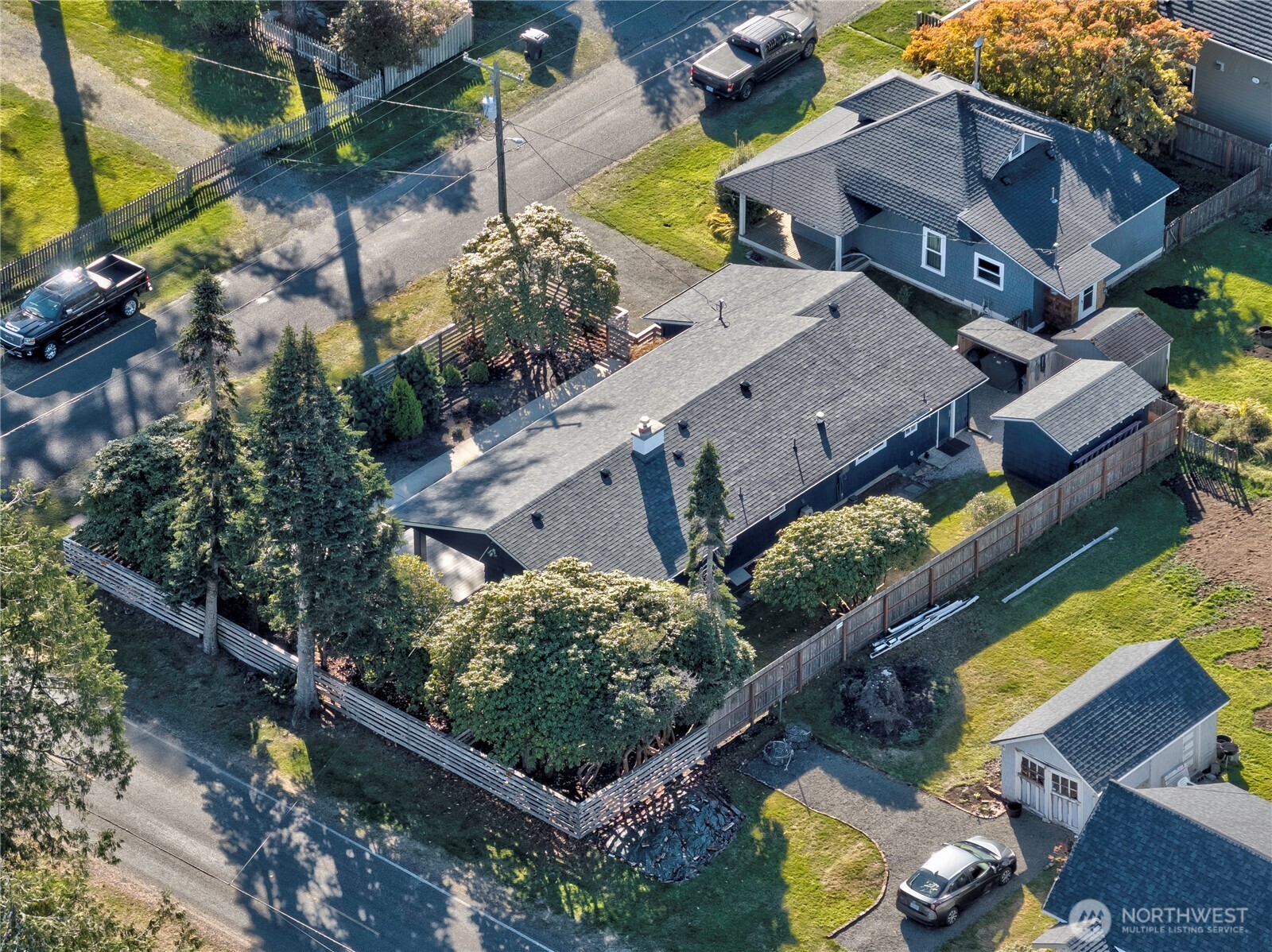 1115 34 Street Seaview, WA 98644 - Photo 29 of 31 an aerial view of houses with yard