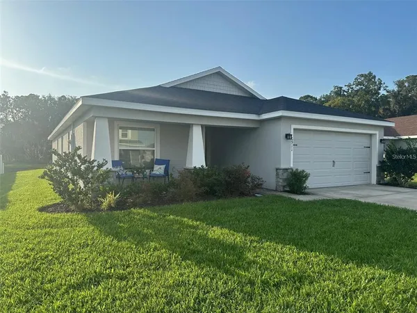 $2,300 | 6911 Gideon Circle, Zephyrhills, FL 33541