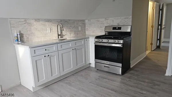 $2,000 | 18 Eagle Avenue, Unit 3, Paterson, NJ 07503