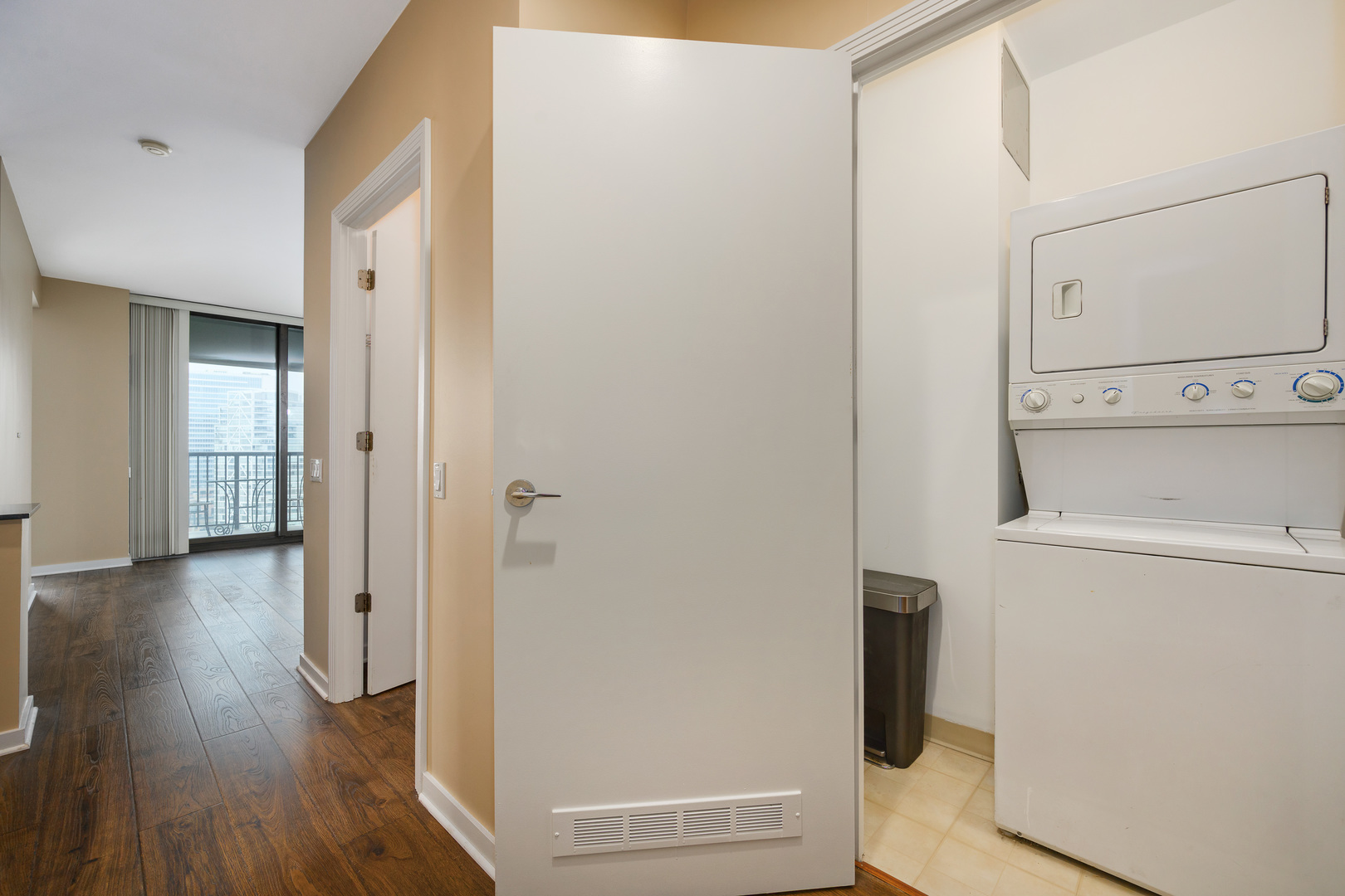 501 North Clinton Street, Unit 2001 Chicago, IL 60654 - Photo 14 of 37