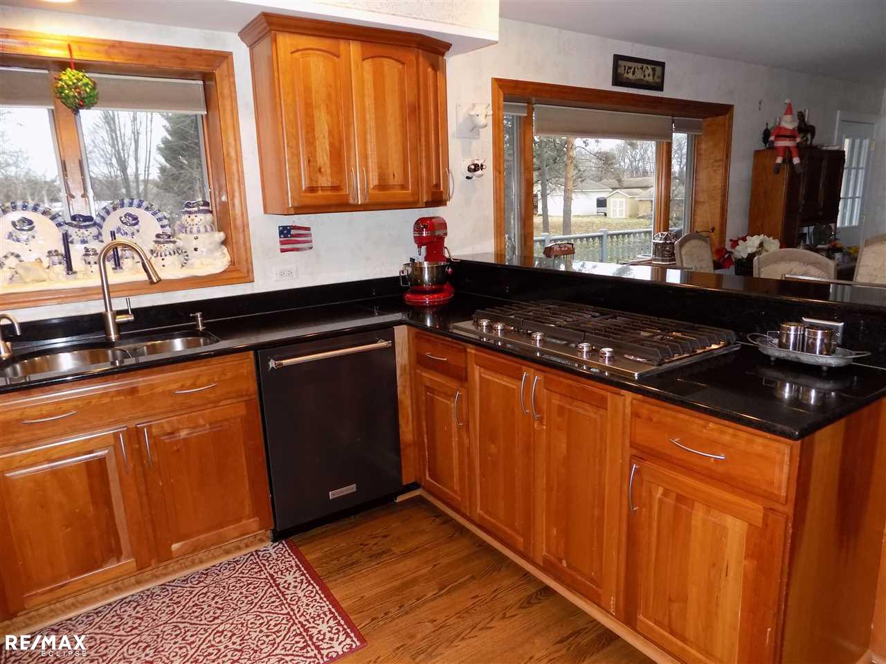 53221 Shelby Road Utica, MI 48316 - Photo 9 of 52 31366238-8.JPG