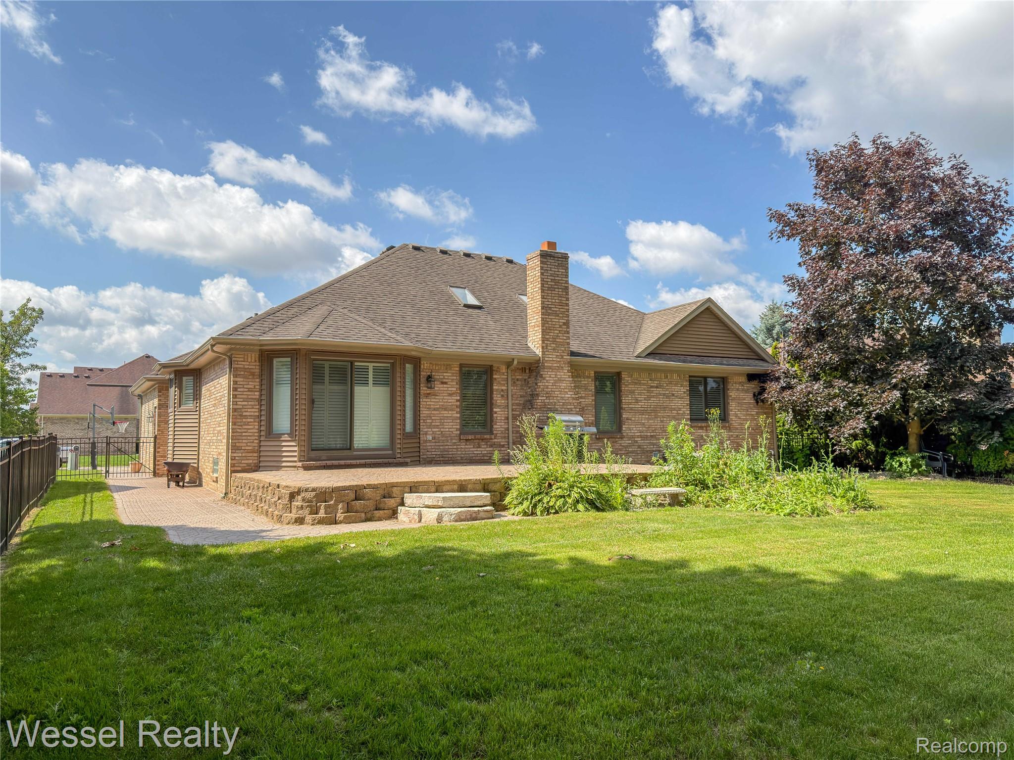 17575 Rocco Drive Macomb, MI 48044 - Photo 4 of 41 rocco-004.jpg