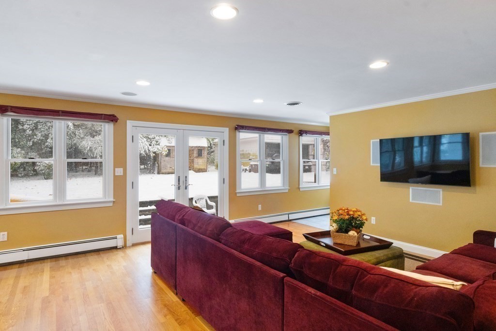 136 Oliver Road Newton, MA 02468 - Photo 11 of 38 Gallery Image 11