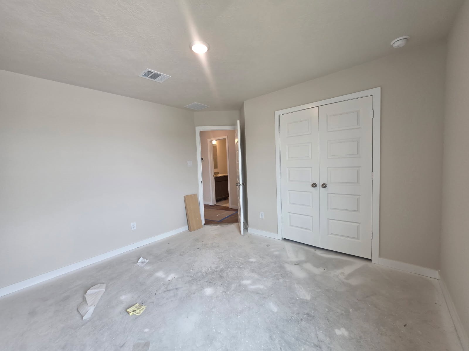 1498 Lk Rdg Drive Brenham, TX 77833 - Photo 11 of 14 an empty room with closet area