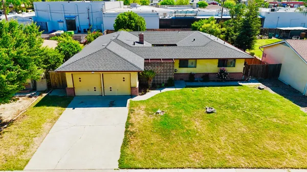 $450,000 | 414 South 4th Street, Kerman, CA 93630