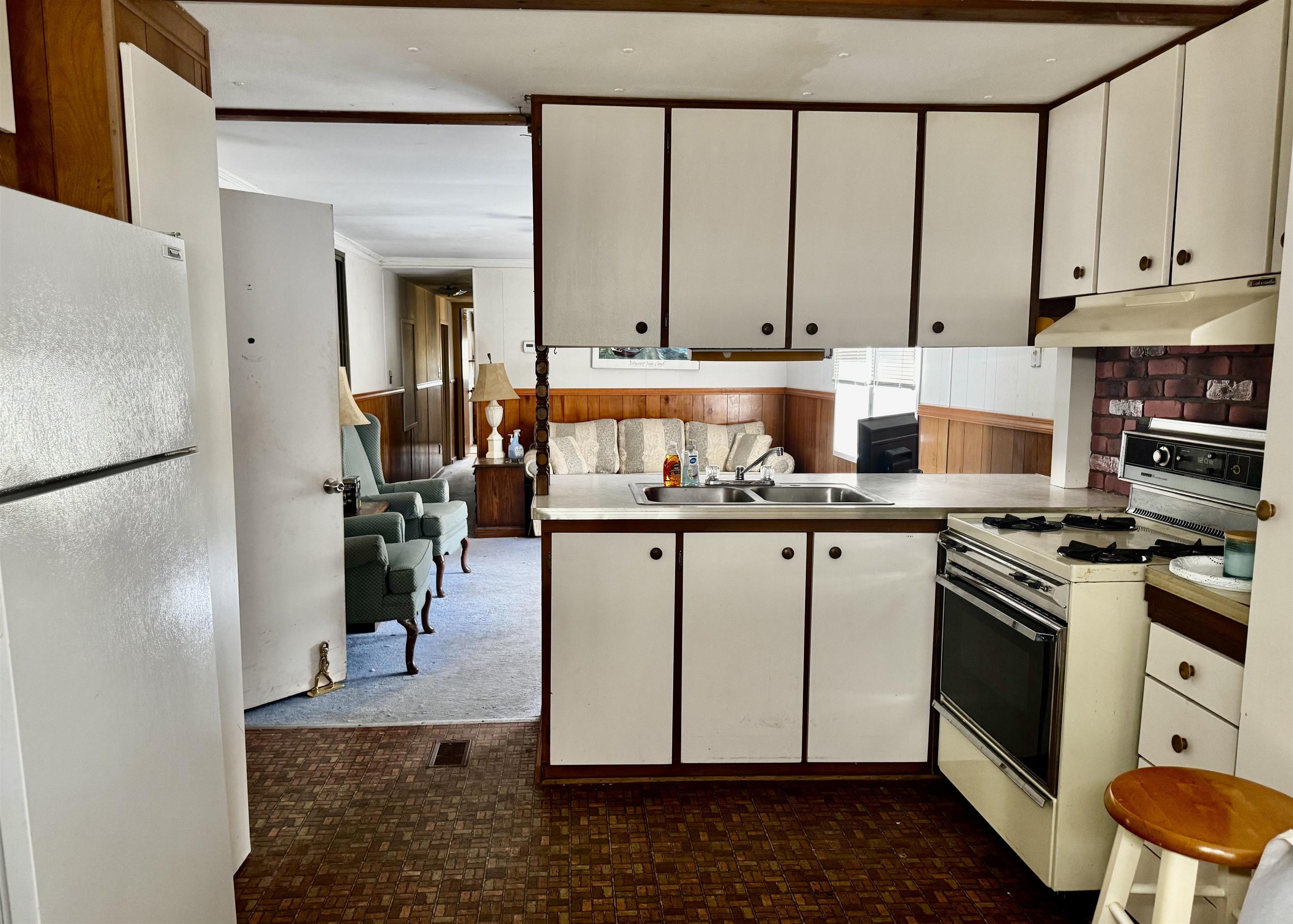 2691 Ridge Road Harrison, MI 48625 - Photo 12 of 39