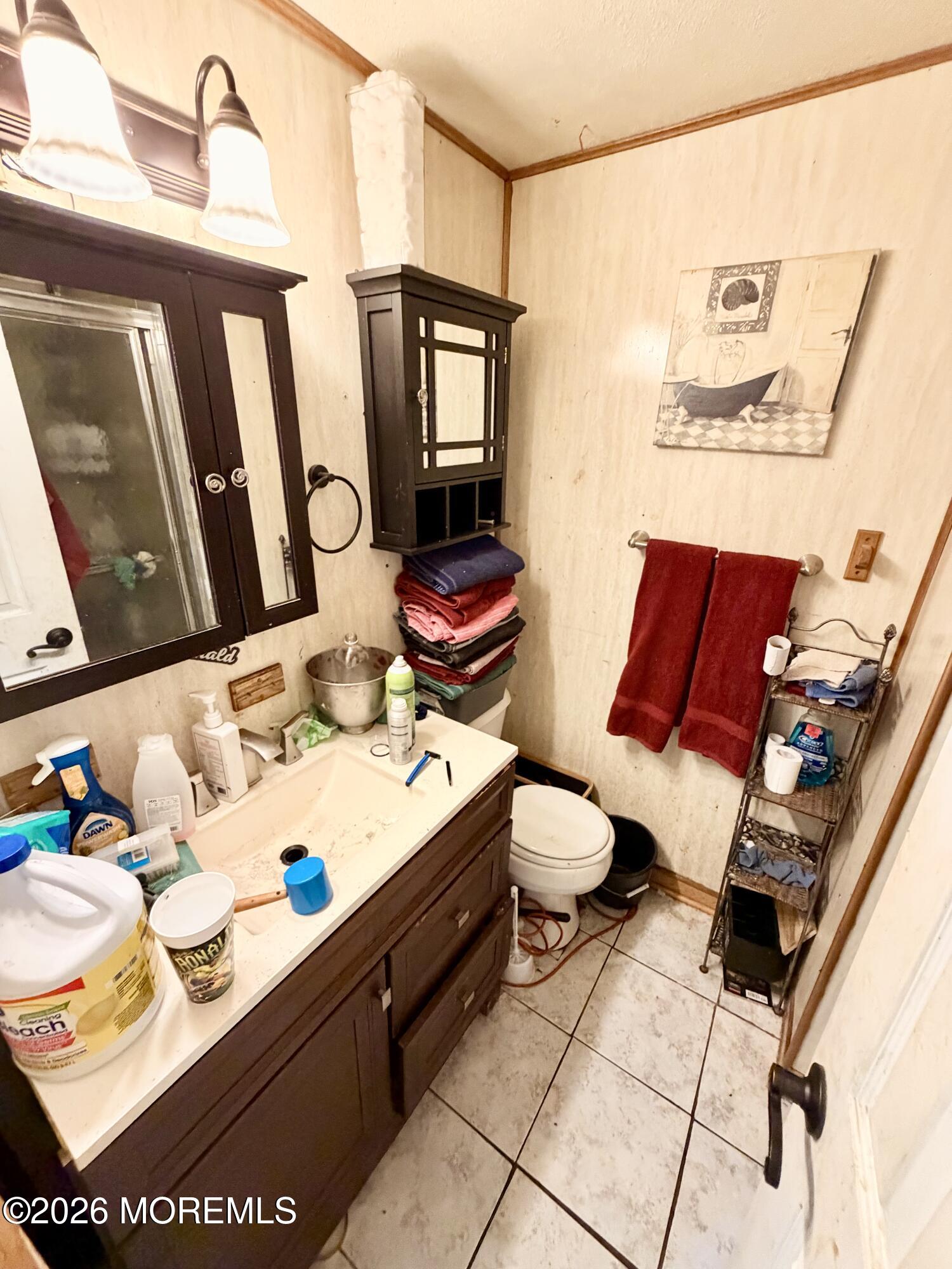 44 South Longview Road Howell, NJ 07731 - Photo 4 of 9 Bathroom Upstairs