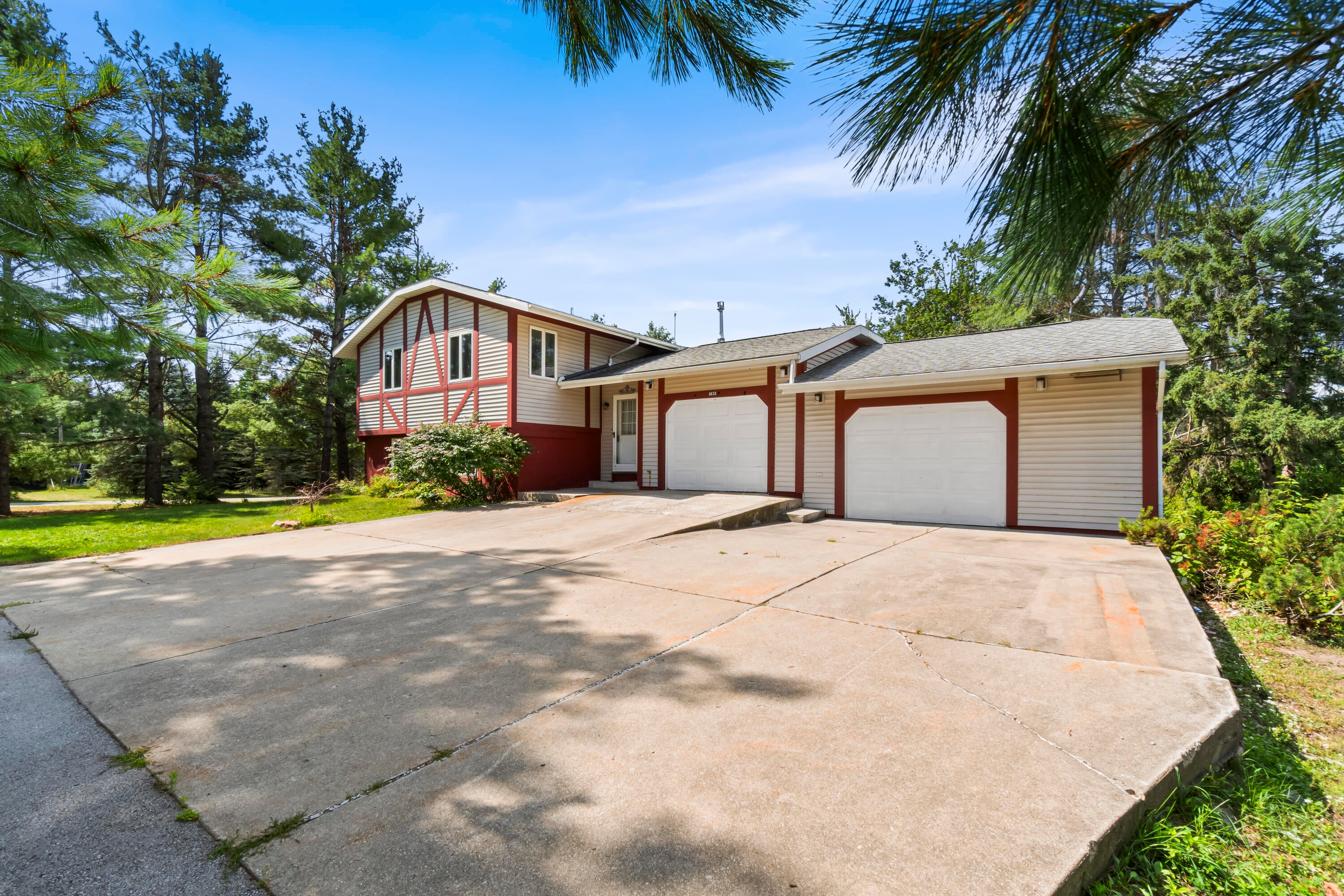 4038 Twin Oak Road Gaylord, MI 49735 - Photo 3 of 29 Gallery Image 3
