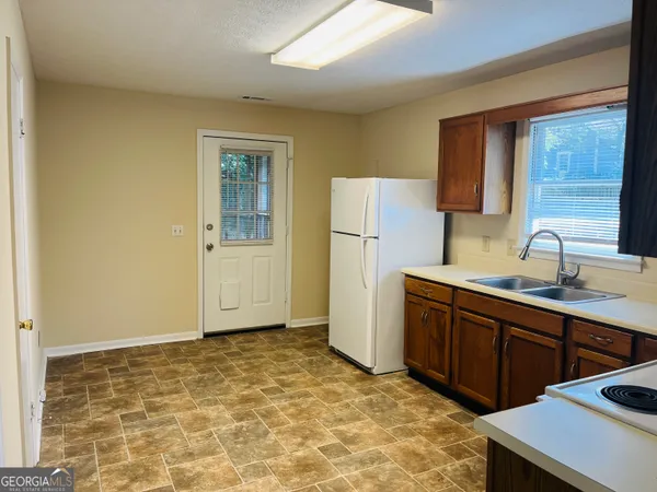 $1,295 | 25 St Clair Street, Newnan, GA 30263