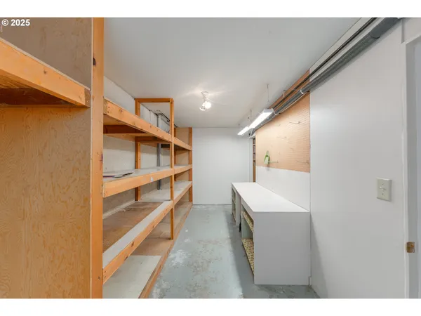 a view of utility room