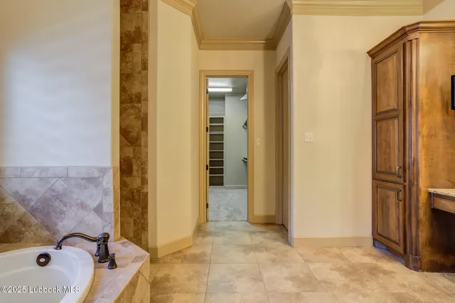 $695,000 | 6103 89th Street, Lubbock, TX 79424