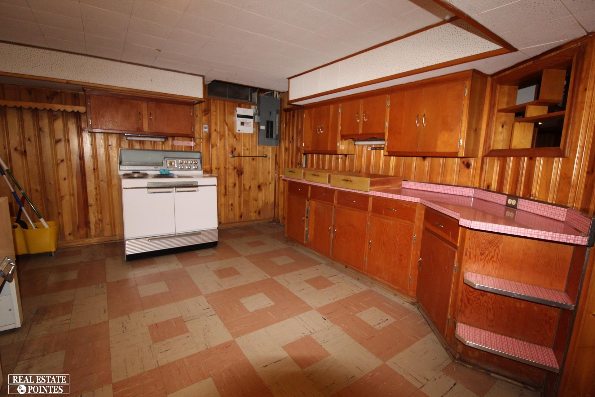 1320 Devonshire Road Grosse Pointe Park, MI 48230 - Photo 44 of 57