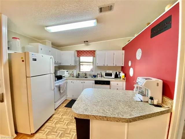 $1,700 | 183 Oceans Boulevard, Unit 183, Naples, FL 34104