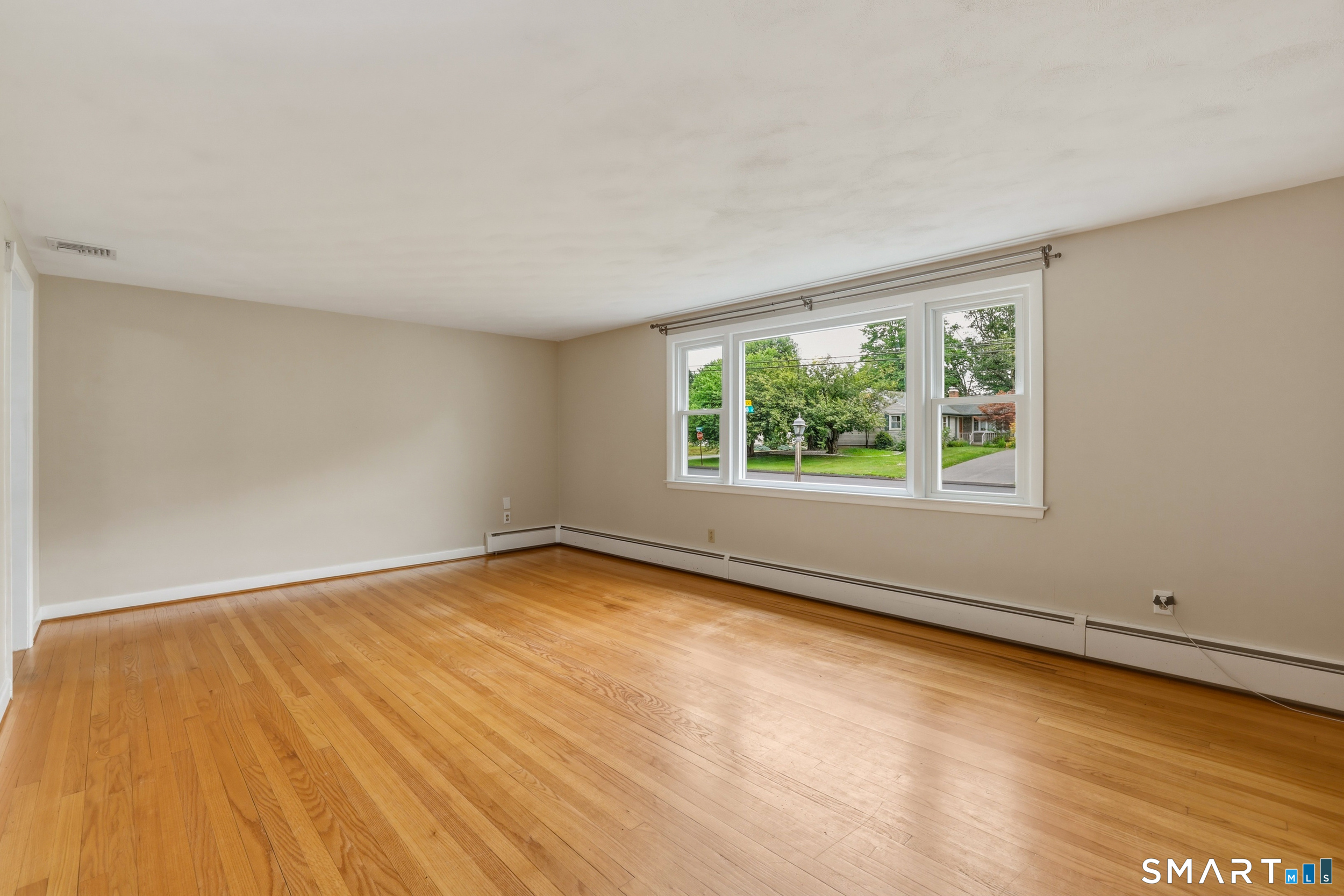 126 Davis Road East Hartford, CT 06118 - Photo 8 of 36