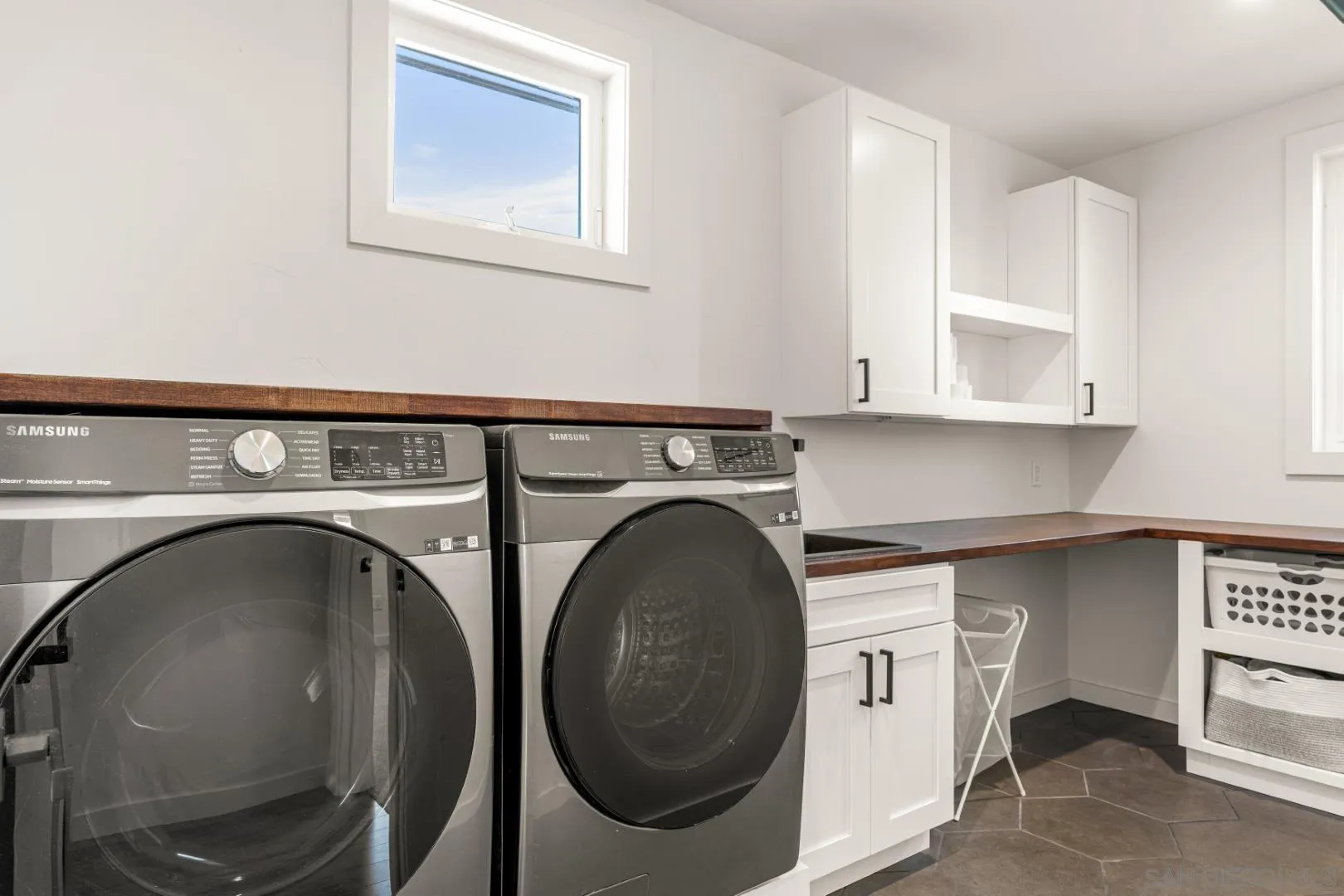 4407 Ramona Drive Fallbrook, CA 92028 - Photo 18 of 27 a utility room with dryer and washer