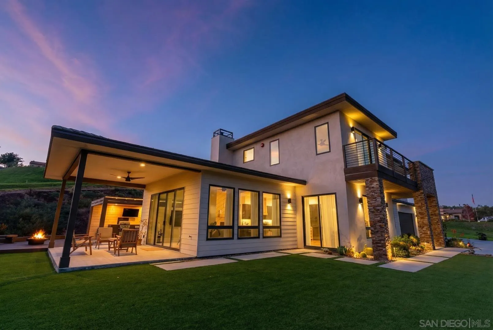 4407 Ramona Drive Fallbrook, CA 92028 - Photo 3 of 27 a front view of a house with a yard
