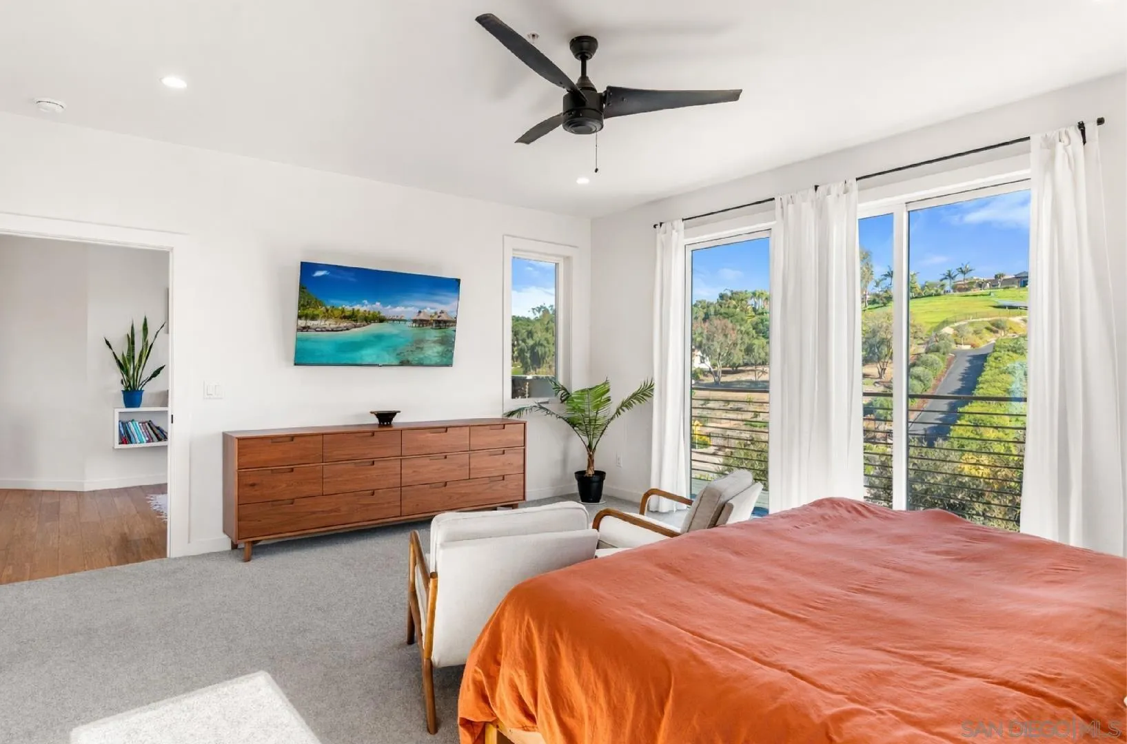 4407 Ramona Drive Fallbrook, CA 92028 - Photo 10 of 27 a bedroom with a large bed and a window