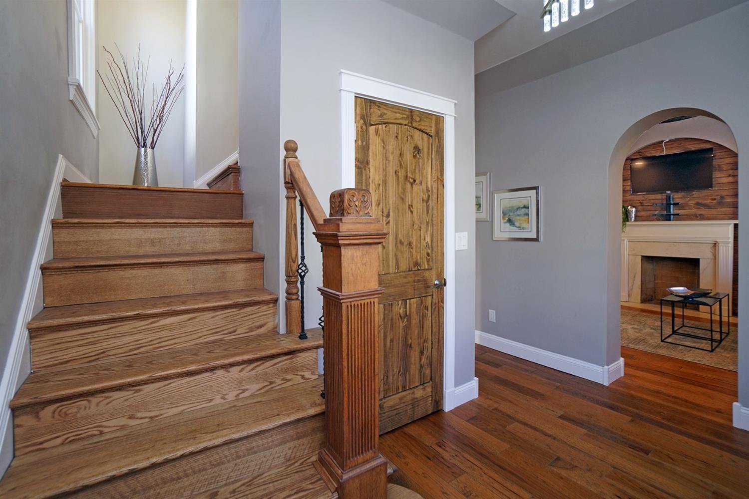 3552 Edwards Road Cincinnati, OH 45208 - Photo 4 of 18 Gallery Image 4
