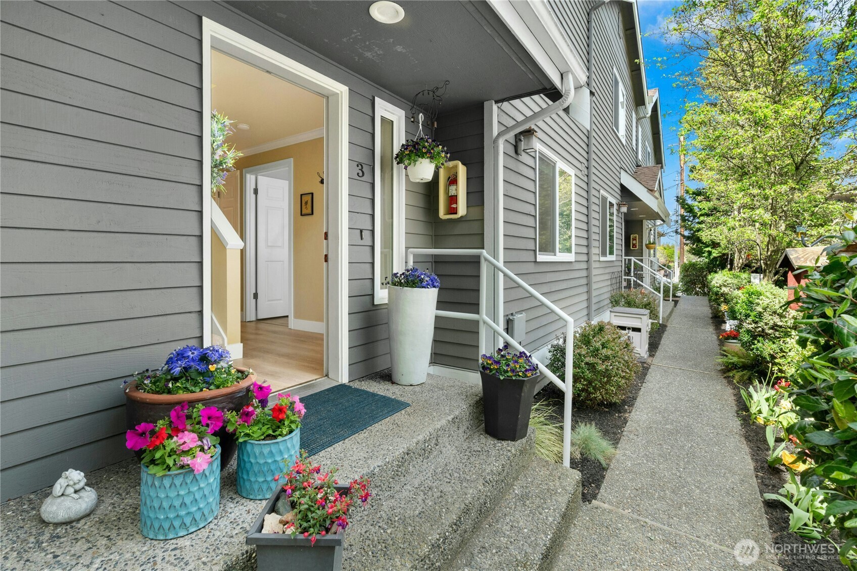 520 Walnut Street, Unit 3 Edmonds, WA 98020 - Photo 2 of 39 Gallery Image 2