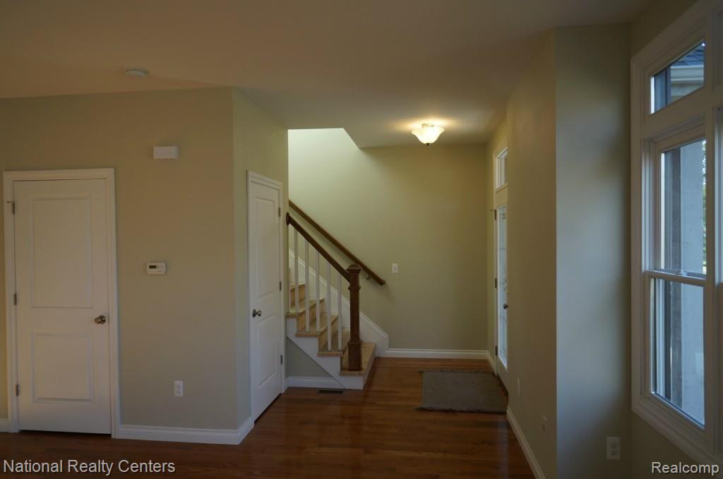 305 South Castell Avenue Rochester, MI 48307 - Photo 4 of 19 Front Entrance.jpg