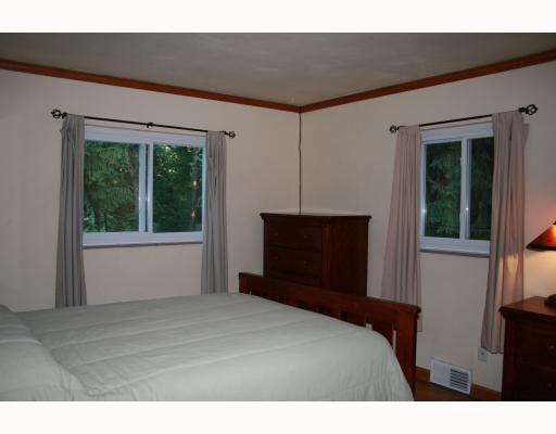 200 Oakridge Road Pittsburgh, PA 15237 - Photo 11 of 18 Master Bedroom.