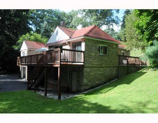 200 Oakridge Road Pittsburgh, PA 15237 - Photo 3 of 18 Exterior Back.