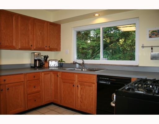 200 Oakridge Road Pittsburgh, PA 15237 - Photo 7 of 18 Kitchen.