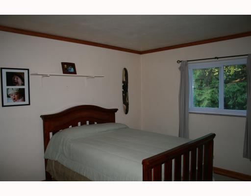 200 Oakridge Road Pittsburgh, PA 15237 - Photo 10 of 18 Master Bedroom.