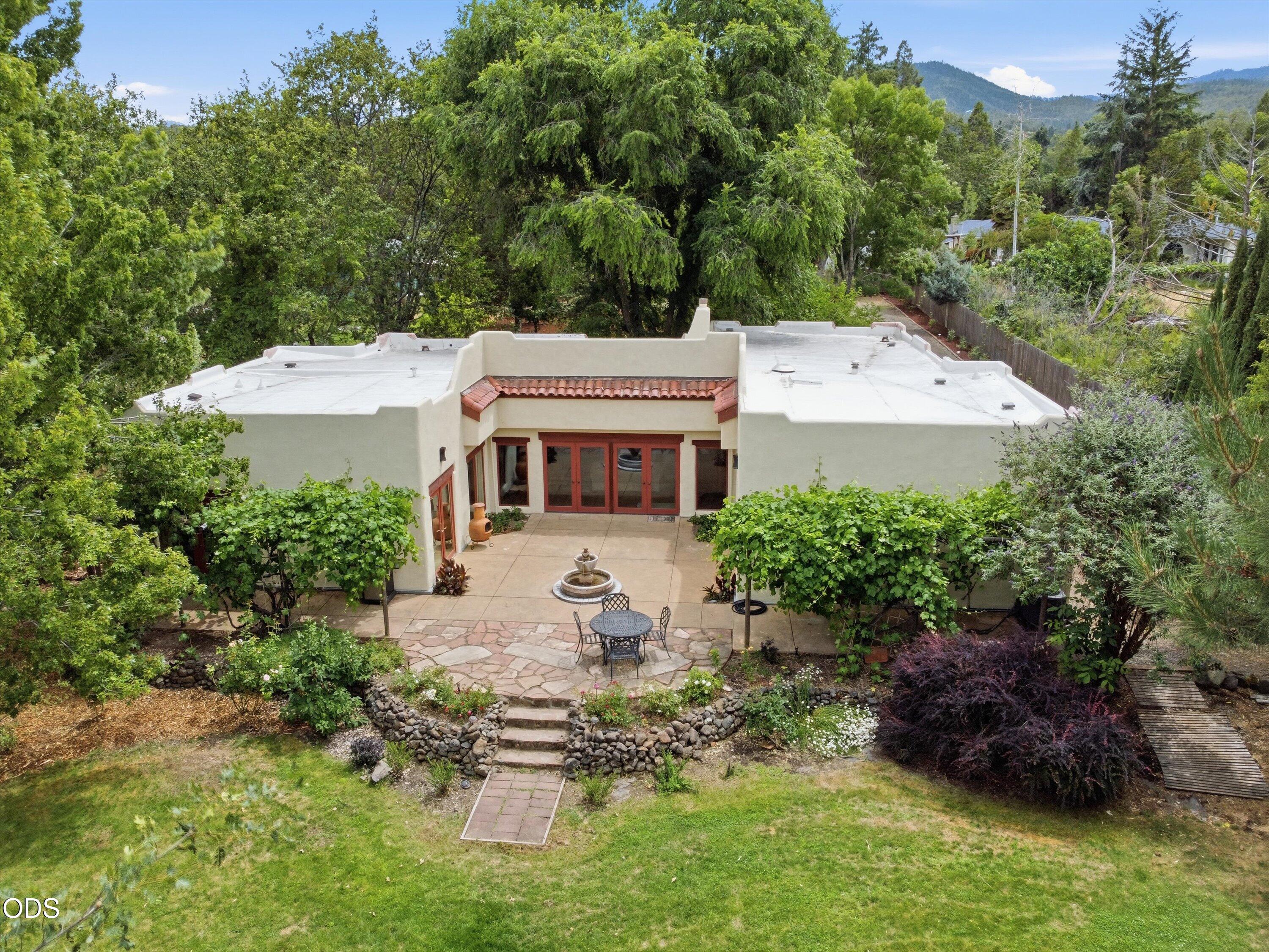 2298 Camp Baker Road Medford, OR 97501 - Photo 30 of 58