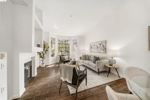 $344,000 | 280 Caldecott Lane, Unit 321, Oakland, CA 94618