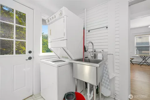 $900,000 | 1302 Larrabee Avenue, Bellingham, WA 98225